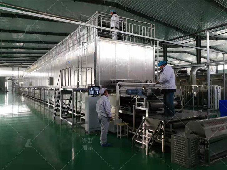 馬鈴薯淀粉是怎么通過粉絲加工機(jī)械設(shè)備制作成粉條的？