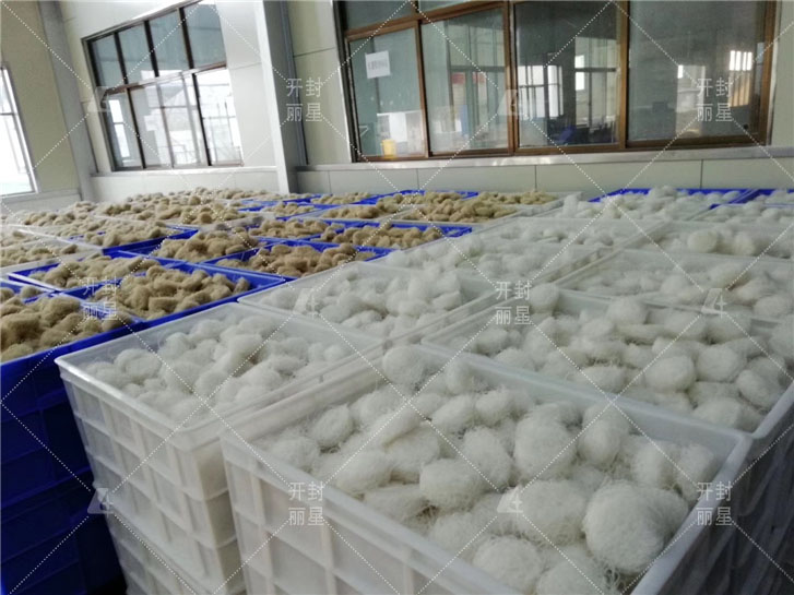 速食粉絲機(jī)設(shè)備加工粉絲和手工制作有什么不同？
