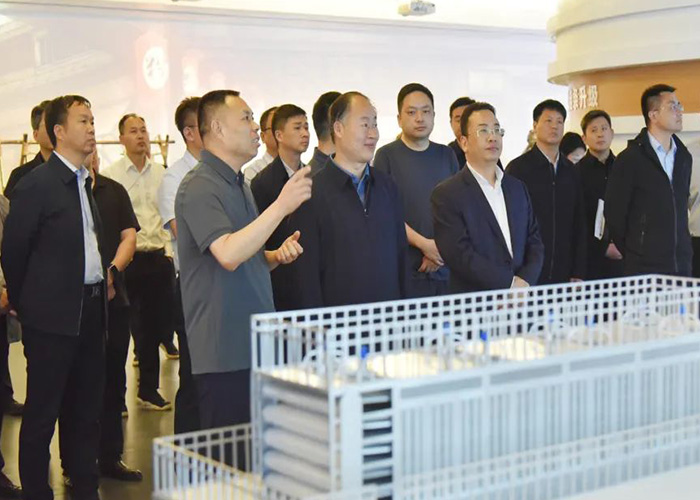 產(chǎn)業(yè)聯(lián)動(dòng)謀發(fā)展：襄城考察團(tuán)赴麗星調(diào)研